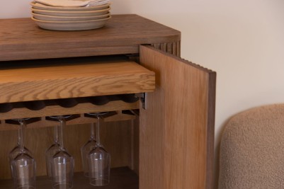 ashfield-ribbed-bar-unit-lifestyle